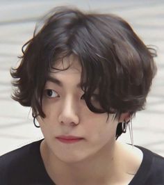 Jungkook Hairstyle, Shot Hair, Short Grunge Hair, Asian Man, Shot Hair Styles, Corte De Cabelo Masculino, Fluffy Hair, Grunge Hair, Jung Kook