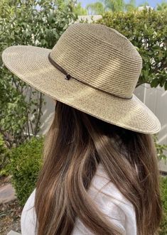 Hiking and gardening sun hat for women in stone color with large heads up to 3XLarge, polyester hat. 4-inch wide-brim and chin strap, also UPF 50 sun-protective Hats For Summer, Hat Aesthetic, Hiking Hat, Gardening Hat, Womens Hats, Travel Hat, Summer Hats For Women, Wide Brim Sun Hat, Gardening Outfit