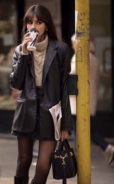 40s Mode, Corporate Goth, Paris Mode, Mode Casual, Looks Street Style, Autumn Outfit, Outfit Inspo Fall