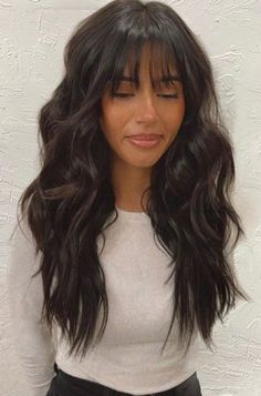 Long Hairstyles With Short Layers, Hair Cut Ideas Medium Length, Dark Brown Bangs Long Hair, Dark Brown Hair With Bangs Medium, Medium Dark Hair With Bangs, Long Chocolate Brown Hair With Bangs, Long Brown Hair With Fringe, Long Layers Haircut With Side Bangs Round Faces Wavy Hair, Latina Haircut Long