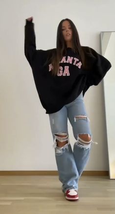 Casule Outfit For Women, Outfits When Its Cold, Outfits Streetwear Mujer, Stylish Outfits For Teens, Tank Top Bra, Ootd Kondangan, Top Bra, Hijab Ootd, Trendy Outfits For Teens