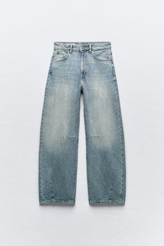 Zara High-waisted Jeans, Trendy Zara Wide Leg Jeans, Trendy Zara Jeans With Relaxed Fit, Trendy Zara Relaxed Fit Jeans, Zara Trendy Relaxed Fit Jeans, Zara Jeans For Spring Streetwear, Zara Denim Jeans For Streetwear, Zara Straight Leg Jeans For Streetwear, Trendy Zara Bottoms For Streetwear