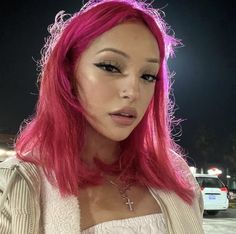 Fuschia Hair, Y2k Hairstyles, Aesthetic People, Messy Hairstyles, Girl Face, Makeup Inspiration, Pretty Woman, New Hair