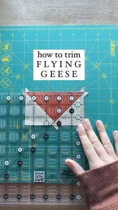 Lo & Behold Stitchery on Instagram: "Next up: how to trim flying geese! You know what pattern has flying geese in it?? Mosaic Star! 🌟 Which is now in our shop! And all patterns are 20% off to celebrate! . These guys can be a little tricky. If they’re coming out a little undersized you probably need to sew with a scant 1/4”! Then here’s how to properly trim: 1. Align 45 degree line on ruler with one of the diagonal seams. 2. Align the midway point of the unfinished measurement with the point of Flying Geese Chart, Flying Geese Size Chart, Size Chart For Flying Geese, How To Quilt Flying Geese Blocks, Flying Geese Quilt Border, Flying Geese Tutorial, No Waste Flying Geese Chart, Mosaic Star, Quilt Techniques