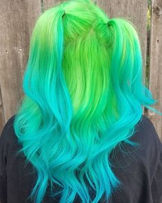 Color Ideas For Long Hair, Green And Blue Hair, Ideas For Long Hair, Split Dyed Hair, Vivid Hair Color, Cute Hair Colors, Creative Hair Color, Candy Hair