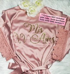 Beautiful Satin Lace robes with colors and sizes to choose from. Each robe includes a beautiful satin belt. 15 Party Ideas Quinceanera, Quince Gifts, Chambelanes Outfits, Rose Gold Quinceanera, Quince Stuff, Sweet 15 Party Ideas Quinceanera, Lace Robes, 16 Gifts, Sweet 15 Party Ideas