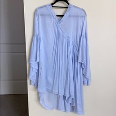 Brand New Free People Backless Dress With Ties And Bell Sleeves. Light Blue Flowy Mini Dress For Brunch, Blue Breezy Mini Dress For Brunch, Breezy Blue Mini Dress For Brunch, Blue Tunic Mini Dress For Spring, Boho Festival Dress, Spaghetti Strap Summer Dress, Jumper Style, Free People Tunic, Flower Print Dress