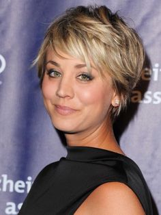 <span><a href="https://instagram.com/kaleycuoco/">Cuoco</a></span> cut her hair back in the summer, but we’re still drooling over it. The choppy, messy layers make it easy to style and give the look volume boost. Short Shaggy Haircuts, Short Shag Haircuts, Shaggy Short Hair, Shaggy Haircuts, Haircuts For Fine Hair, Lily Collins