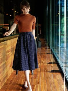 Uniqlo Women Outfit, Uniqlo Outfit, Paris Mode, Retro Pin Up, Uniqlo Women, Mode Vintage, Mode Inspiration, Looks Vintage, Office Outfits