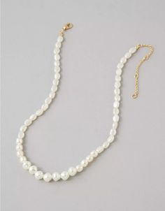 AEO Pearl Necklace Elegant Necklace With Gold Clasp, Chic Formal Jewelry With Round Beads, Chic Round Beaded Jewelry For Formal Occasions, Elegant Metal Jewelry With Gold Clasp, Elegant Round Necklace With Gold Clasp, Adjustable Pearl White Jewelry With Clavicle Chain, Chic Adjustable Pearl White Jewelry, Adjustable Clavicle Chain In Pearl White, Everyday Pearl White Single Strand Jewelry