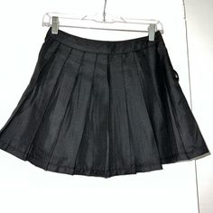 Forever 21 Nwt Pleated Black Mini Skirt Size S Nwt Size Small Woven Skirt Featuring An Allover Pleated Construction, Mini Length, And An A-Line Silhouette Flowy Pleated Black Skort, Forever 21 High Waist Black Mini Skirt, Forever 21 Black Mini Length Bottoms, Forever 21 Mini Skort For Party, Forever 21 Black Mini Skort, Trendy Black Mini Skirt From Forever 21, Forever 21 Black Mini Bottoms, Forever 21 Mini Skort For Night Out, Trendy Black Skirt By Forever 21