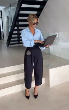 Aesthetic Lawyer, Stylish People, Outfit Elegantes, Classy Business Outfits, Summer Office Outfits, Business Professional Outfits, Fest Outfits, Business Attire Women