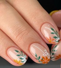 Flower Fall Nails, Autumn Floral Nails, Fall Flower Nail Designs, Fall Floral Nails, Nail Art Fleur, Nails Art Summer, Nail Art Designs For Beginners, Summer Nails Art, Nail Nail Designs