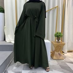 Kaftan Abaya Dubai, Habits Musulmans, Apricot Dress, Wine Red Dress, Arabic Dress, Army Green Dress, Kaftan Abaya, Hijab Look, Muslim Hijab