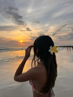 Ocean Inspo Pics, Cute Photos To Take At The Beach, Sunset Beach Photos Aesthetic, Beach Selfie Ideas Instagram, Beach Pose Ideas Instagram, Beach Instagram Photos, Summer Selfie Ideas, Pool Inspo Pics, Sunset Pics Instagram