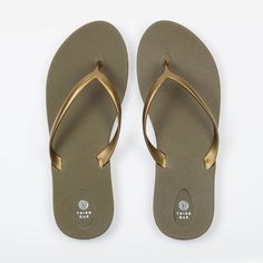 Scout Moss Gold Best Flip Flops, Gold Flip Flops, Women's Flip Flops, Eco Friendly Fashion, Sandals For Women, Made In America, Slow Fashion, In America, Green And Gold