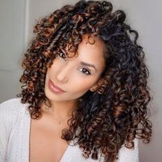 Pintura Highlights Curly, 2c Hairstyles, 2c Curls, Curly Hair 2c, 2c Hair, Deva Cut, Highlights Curly