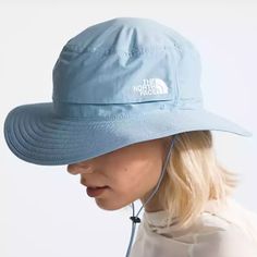 The North Face Horizon Breeze Brimmer Hat Steel Blue Large / Xl Brand New With Tags. Excellent New Condition. Unisex Hat. Sun Hat. Sun Protection. Upf40+ Light / Baby Blue Outdoor Socks, Mens Sun Hats, Face Accessories, Baseball Outfit, Yoga For Men, Women Men Shoes, Boys Jacket, Running Clothes, Hush Puppies