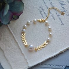 "**ITEM DESCRIPTION** Both classic and elegant, this bracelet features a lustrous Akoya cultured pearl held on a delicate cable chain. The length of the bracelet can be adjusted from 6.5\" to 8.5\" to suit individual preference. Comfortable for daily wear, suitable for every occasion. These bracelets are made to be gifted! Treat your bridesmaids to a special gift just for them. Great for yourself or as a gift to someone you love. **MATERIALS** 14K Gold fill is a pressure-bonded layer of gold tha Making Pearl Bracelets, Classic Accessories Jewelry, Pearl Bracelet Ideas, Daily Wear Bracelet, قلادات متدلية, Gold Pearl Bracelet, Pearl Bracelet Gold, Cultured Pearl Bracelet, Pretty Jewelry Necklaces