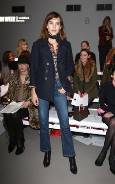 Alexa Chung Style, Moda Denim, London Fashion Weeks, Denim Trends, Cropped Flares, Alexa Chung, Winter Mode, Pea Coat, Celebrity Dresses