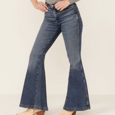 Wrangler Retro Women's High Rise Trumpet Flare Denim Jeans Medium Blue Sizes 28x34 And 39x34. New With Tags! Features - Zip-Fly With Button Closure 5-Pocket Construction Medium Wash High Rise Back Panel Details Flare Leg Embroidered W Back Pocket Details Machine Wash, Tumble Dry 85% Cotton / 14% Hemp / 1% Elastane Measurements Laying Flat-Size 28-Waist=14.5”, Hips=18” Size 29-Waist=15”, Hips=19” Rise=10.5”, Leg Opening=16”, Knee=7.5” Western Style Dark Wash Mid-rise Flare Jeans, Western Style Mid-rise Dark Wash Flare Jeans, Western Dark Wash Jeans For Fall, Western Style Dark Wash Jeans For Fall, Western Style Dark Wash Fall Jeans, Fitted High Rise Western Flare Jeans, Dark Wash Fitted Flare Jeans For Rodeo, Western High Rise Fitted Flare Jeans, Fitted Dark Wash Flare Jeans For Rodeo