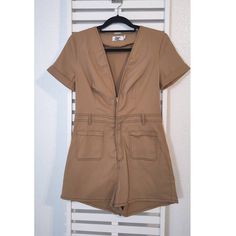 Tiger Mist Dakota Short Sleeve Romper Size L Nwot! This Is New,Had Zipper Repair Done, Never Been Used, In Great Condition Armpit To Armpit 17.5" Waist 15" Flat Fitted Jumpsuits And Rompers With Pockets, Fitted Short-length Jumpsuits And Rompers With Pockets, Jumpsuit Shorts, Zipper Repair, Short Sleeve Romper, Tiger Mist, Sleeved Romper, Short Jumpsuit, Mist