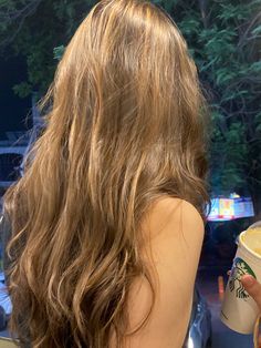 brunette brown highlights balayage brown hair starbucks caramel frappe brown hair with golden highlights golden hair brown hair night aesthetic hair Missing Girl, German Police, Traditional Light, Pose Fotografi, Hair 2024, Haircuts Straight Hair