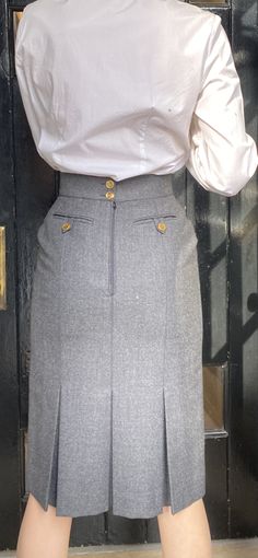 Chanel Pictures, 1990s Chanel, Chanel Skirt, Knife Pleats, Kick Pleat, Gray Skirt, Gold Buttons, Diy Fashion, Pleated Skirt