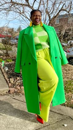 Plus Size Monochromatic Outfits, Green Monochrome Outfit, Colorful Style Outfits, Colour Blocking Fashion, Modest Casual Outfits, Outfit Inspiration Women, Holiday Outfits Women