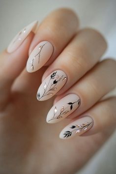 Minimalist Nail Art Fall, Elegant Thanksgiving Nails, Fall Nails Trendy Simple, Cozy Winter Nails, Autumn Nails Acrylic Almond, Thanksgiving Nails Almond Shape, Boho Chic Nails Designs, Fall Abstract Nails, Cute Natural Nails