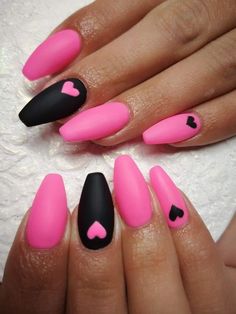 Got Pink Nail Designs, Pink And Heart Nails, Valentines Day Nails Pink And Black, Black And Pink Nails Simple, Bright Valentines Nails, Pink And Black Valentines Day Nails, Valentines Day Nails Hot Pink, Pink And Black Valentines Nails, Valentines Nails Hot Pink