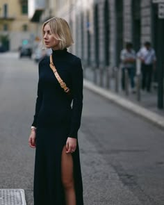 Ceo Style Women, Monica Style, Looks Street Style, All Black Outfit, Mode Inspo, Turtle Neck Dress, 가을 패션, Fall Fashion Trends, Mode Inspiration