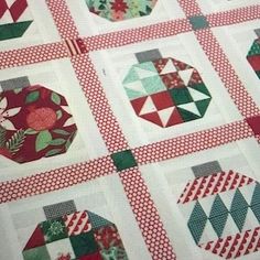 Confessions of a Fabric Addict: 12 Days of Christmas in July Blog Hop and Quilt-Along, Day 3! Quilting Gifts, Seasonal Quilts, Christmas Sampler