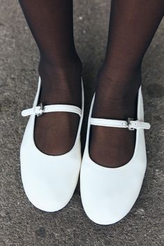 LEATHER BALLET FLATS Mary Jane Ballet Flats With Low Heel, Mary Jane Ballet Flats With Leather Sole, White Ballet Flats For Everyday Wear, Spring Ballet Flats With Heel Strap, White Mary Jane Ballet Flats, Everyday White Ballet Flats, Zara Classic Flats With Round Toe, Classic Zara Flats For Spring, Evening Suit