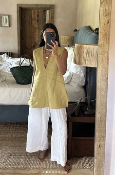 Minimal Linen Outfit, Organic Modern Clothing Style, Bohemian Minimalist Outfit, Linen Boho Outfit, Modern Boho Aesthetic Outfit, Modern Boho Outfits, Clean Boho Aesthetic, Flowy Outfits Aesthetic, Minimal Boho Fashion