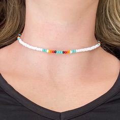 Trendy Chokers, Craft Things, Preppy Jewelry, Beach Anklets, Bead Choker, Seed Bead Patterns, Bead Necklaces, Beads Bracelet Design, Bracelet Design