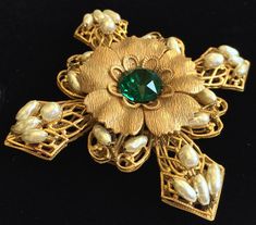 Fabulous Vintage Miriam Haskell Brooch Pin~Baroque Pearls/Emerald Green Rhinestone/Russian Gold Plat Antique Green Brooch For Evening, Elegant Green Jeweled Brooches, Elegant Green Filigree Brooches, Ornate Green Brooches For Wedding, Miriam Haskell Jewelry, Miriam Haskell, Murano Glass Beads, Diamond Brooch, Beads And Wire