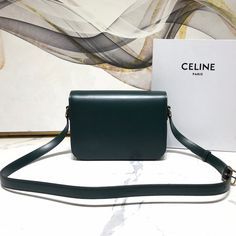 Size: 22cm*16cm*7cm It comes with Dust box, Care manual, Tag, and Paper bag. Luxury Clutch, Luxury Crossbody, Branded Packaging, Ladies Handbags, Celine Bags, Super Sale, Cute Bag, Luxury Items, Grade 1