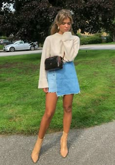 Beige Boots, Trendy Spring Outfits, Beige Skirt, Womens Golf, Matilda Djerf, Fashion Skirts, Golf Clothing, Womens Fashion For Work