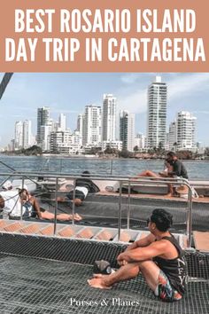 Looking for the best Rosario Island Day trip from Cartagena? Here’s everything you need to know about booking your relaxing catamaran voyage.