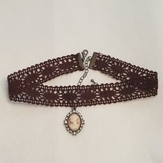 Choker Fits 14 Inch Neck But Can Accommodate Up To 17 Inches. Is Made Of Brown Lace. Hand-Made By Cowgirl Gilding. Condition: New Size: 14 To 17 Inches. Brown Accessories Aesthetic, Dream Jewelry Necklaces, Chokers Aesthetic, Classy Choker, Brown Choker, Dr Accessories, Owl Outfit, Dark Academia Jewelry, Hippy Jewelry