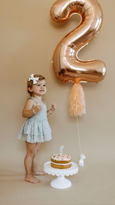 Minimalist 2nd Birthday Photoshoot, 2 Yr Photoshoot, Annual Birthday Photo Ideas, 2nd Bday Photoshoot Ideas, Diy Two Year Old Photo Shoot, 2 Year Birthday Pictures Photo Shoot, 2nd Year Birthday Photoshoot Ideas, Diy Second Birthday Photoshoot, 1st Birthday Special Ideas