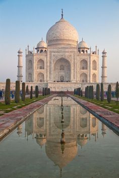 the tajwa is one of the most beautiful buildings in the world it's white marble