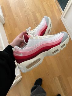 Air Max Outfit, Nike 95, Airmax 95, Nike Airmax 95, Shoes Fashion Photography, Shoes Wallpaper, Shoes Sneakers Jordans, Fresh Shoes