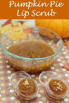 Homemade Pumpkin Pie Lip Scrub ~ If you love pumpkin spice, you won’t want to miss out on this luxurious lip scrub that will leave your lips silky smooth with a slight taste of pumpkin pie! Best part – it only takes about 5 minutes to whip up and makes a great homemade gift for your friends and family! Pumpkin Spice Body Scrub, Lip Scrub Recipe, Homemade Pumpkin Spice, Homemade Pumpkin Pie, Sugar Scrub Recipe, Sugar Scrub Diy, Diy Body Scrub, Lip Scrubs