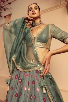 Teal Lehenga, Lehenga Silk, Zari Embroidery, Designer Bridal Lehenga, Blue Lehenga, Gaun Fashion, Indian Dresses Traditional, Embroidered Lehenga, Indian Wedding Wear