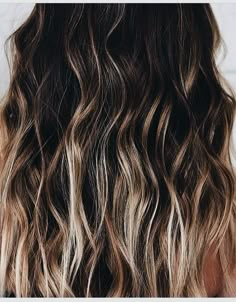 Dark Brown Bayalage Hair Ombre, Brunette With Blonde Tips, Ombré Dark Hair, Dark Hair With Light Ends, Dark Hair Ombre Balayage, Dark Hair With Blonde Ends, Ombre Highlights For Dark Hair, Black And Blonde Balayage