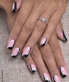 Negative Space Nail Art, Art Deco Nails, Pink Nail Art