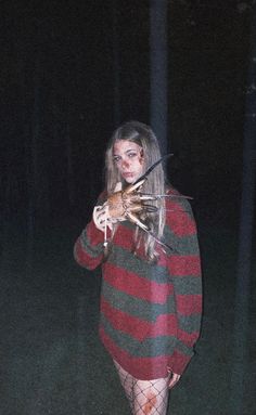 #scary #halloween #dark #horror #diy #tiktok #repost #rain #night #grunge Halloween Costumes Based On Horror Movies, Halloween Costumes Gory, Cute Scary Costumes, Womens Scary Costume, Cute Horror Halloween Costumes, Halloween Costumes Solo Scary, Iconic Horror Costumes, Halloween Murderers Costume, Scary Solo Halloween Costumes