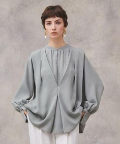 Detail Couture, Blouse Casual Fashion, Hijab Trends, Iranian Women Fashion, Diy Blouse, Fashion Sewing Pattern, Stylish Dress Designs, Modest Fashion Outfits